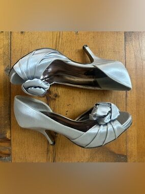 Silver Satin Peep-Toe Heels with Rosette Detail size 7.5 UK brand SCHUH